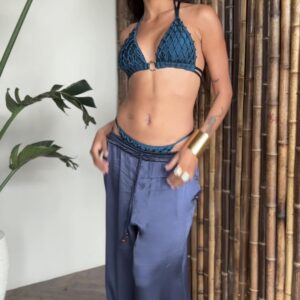 BON KINI - THE AZULA SATIN PANTS - DONKERBLAUW